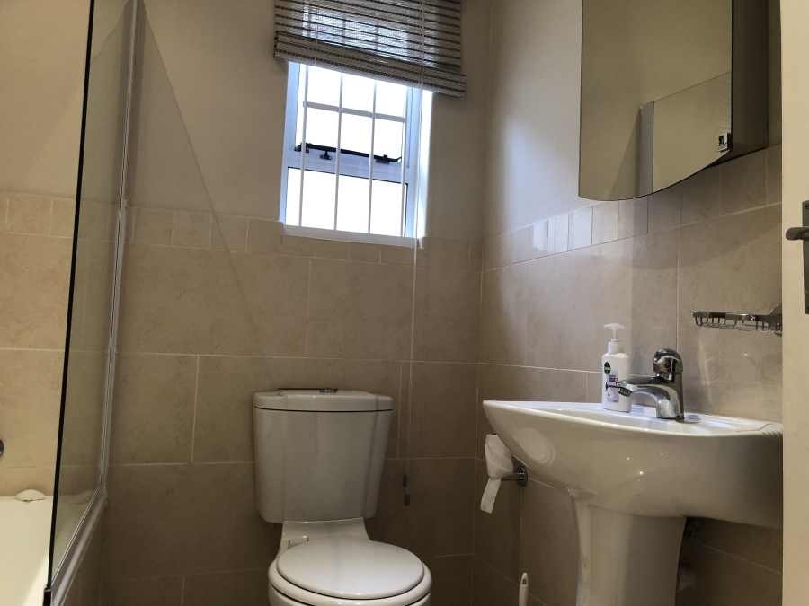 To Let 2 Bedroom Property for Rent in Muizenberg Western Cape